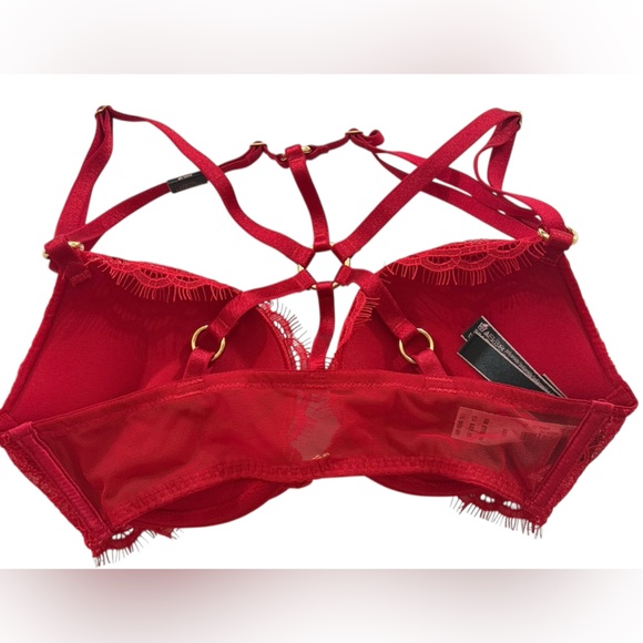 Victoria’s Secret Red Strappy Lace Push-Up Bra 32B NWT - Picture 2 of 9